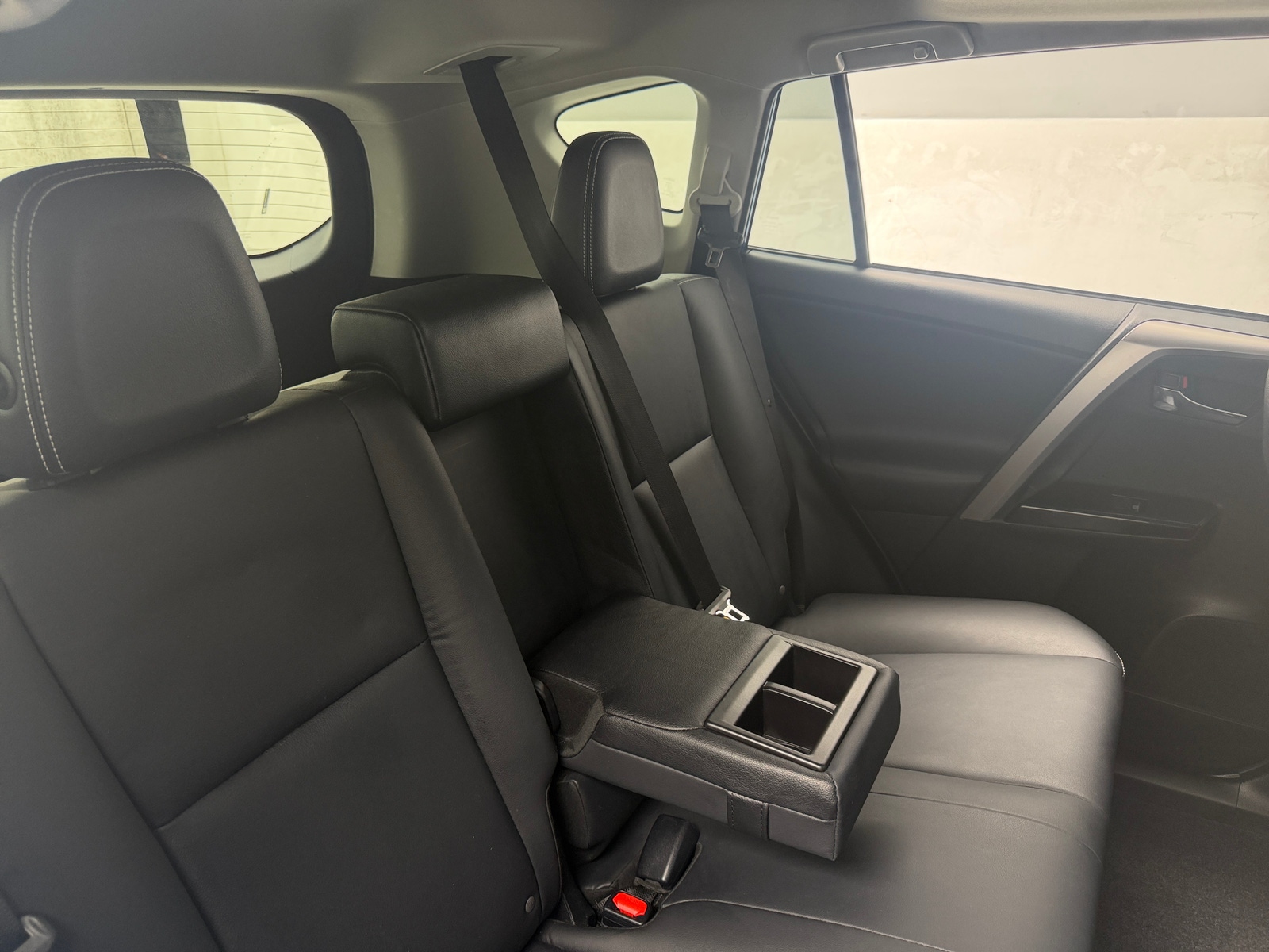 Thumbnail: 2017 Toyota RAV4 - 6