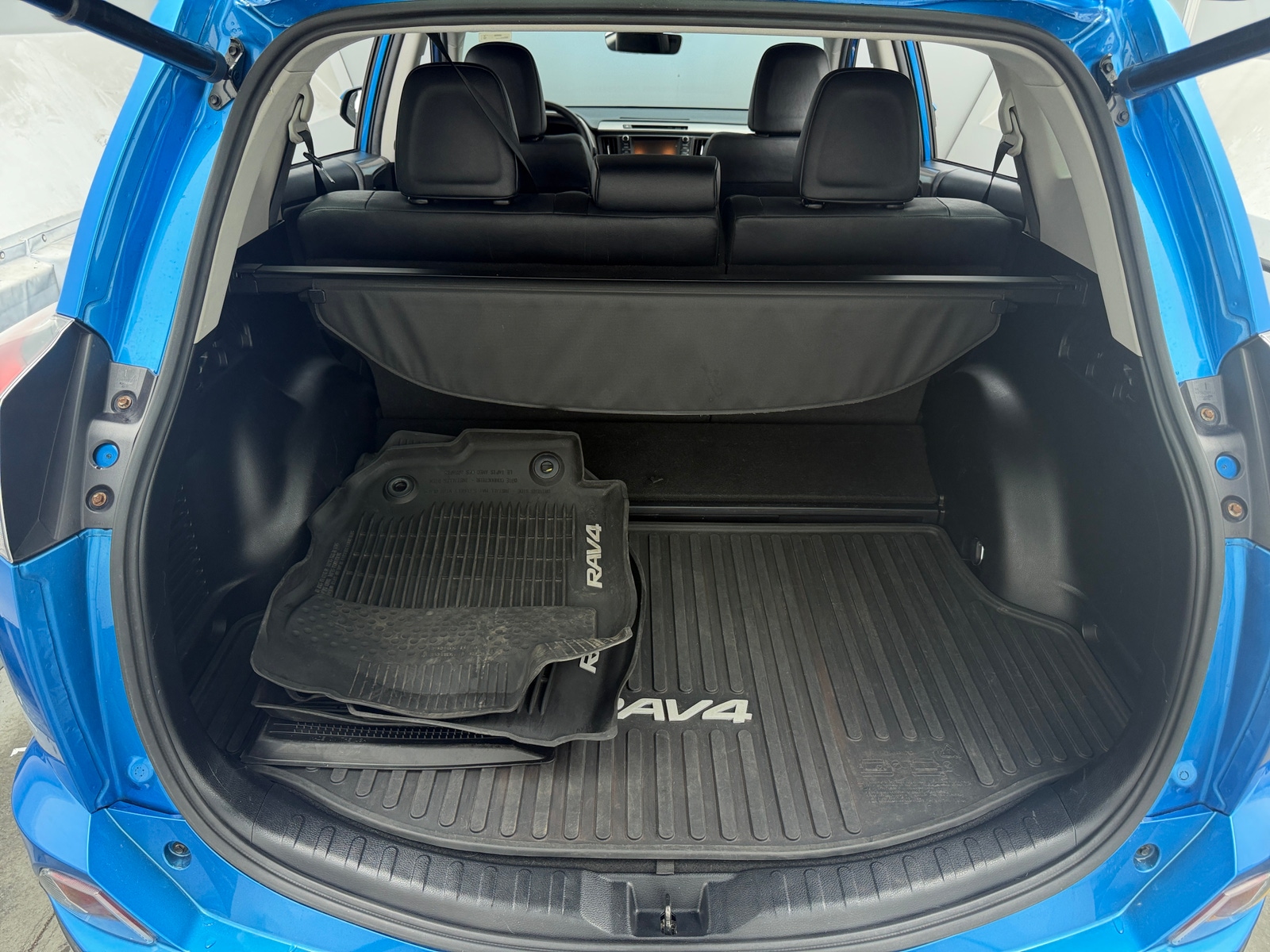 Thumbnail: 2017 Toyota RAV4 - 7