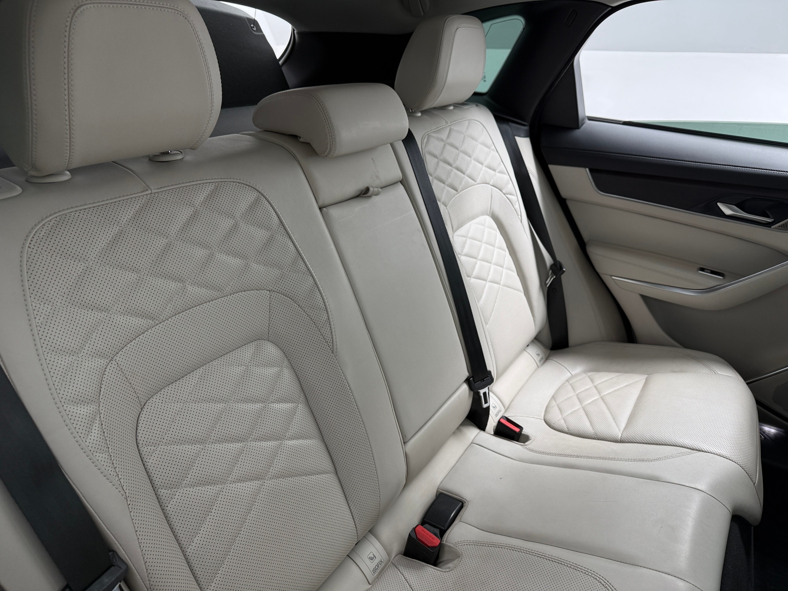 Thumbnail: 2023 Jaguar F-Pace - 5