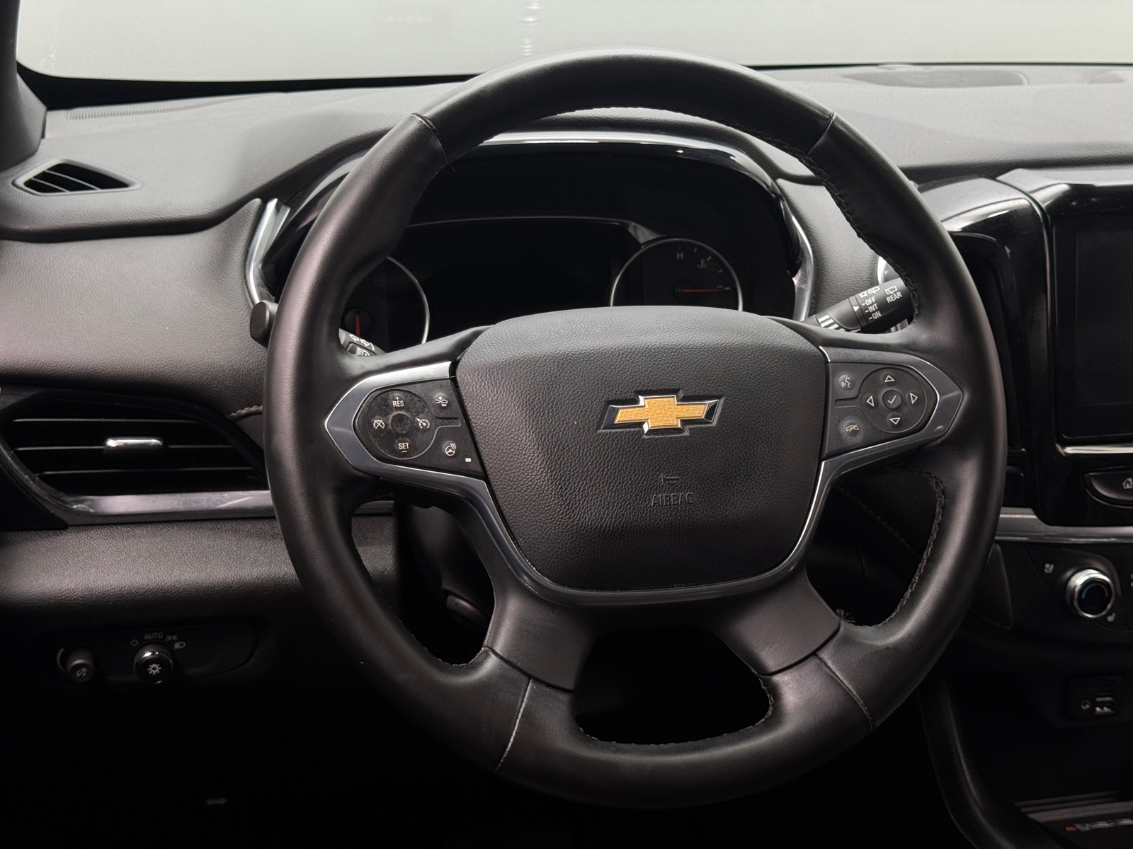 Thumbnail: 2023 Chevrolet Traverse - 4