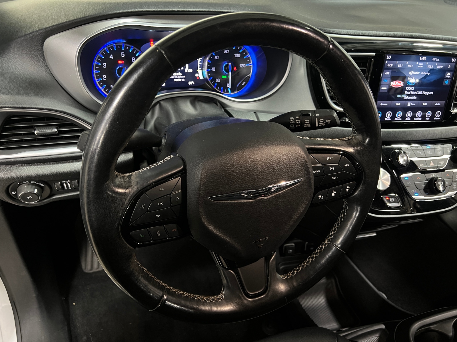 Thumbnail: 2019 Chrysler Pacifica - 4