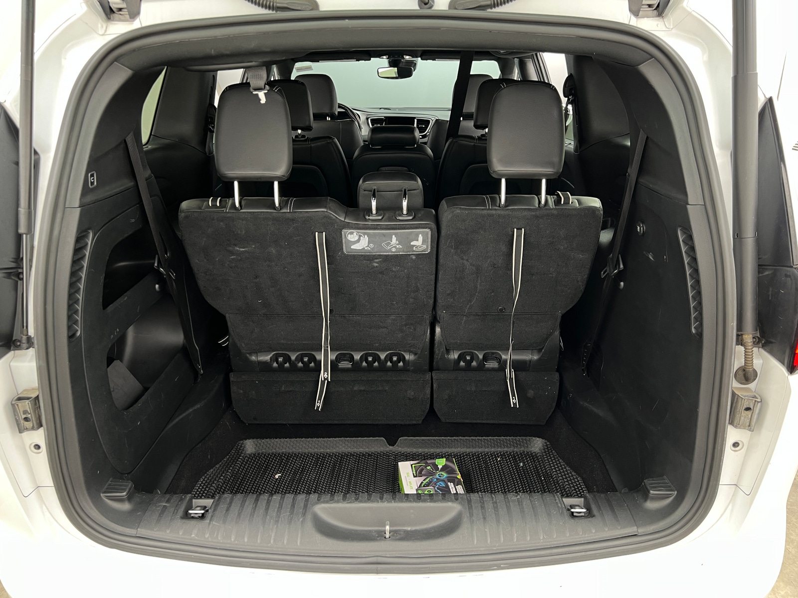 Thumbnail: 2019 Chrysler Pacifica - 6