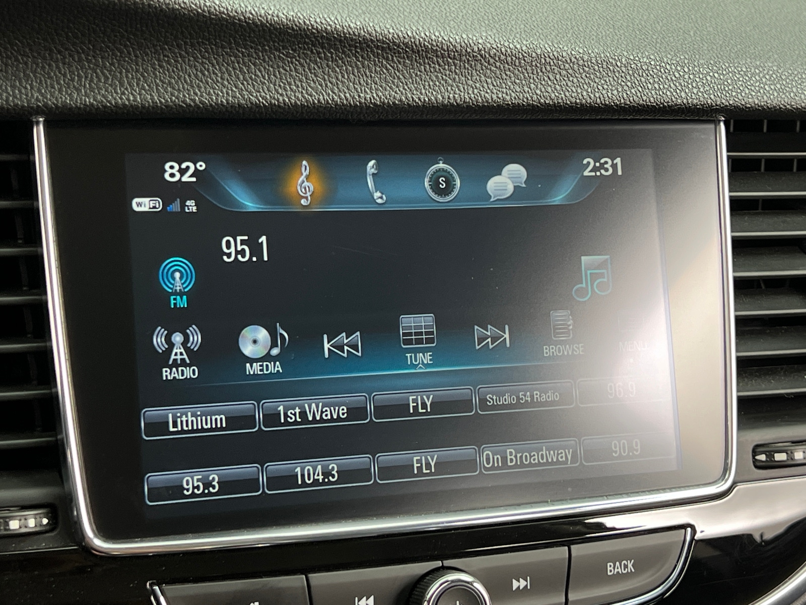 Thumbnail: 2020 Buick Encore - 3