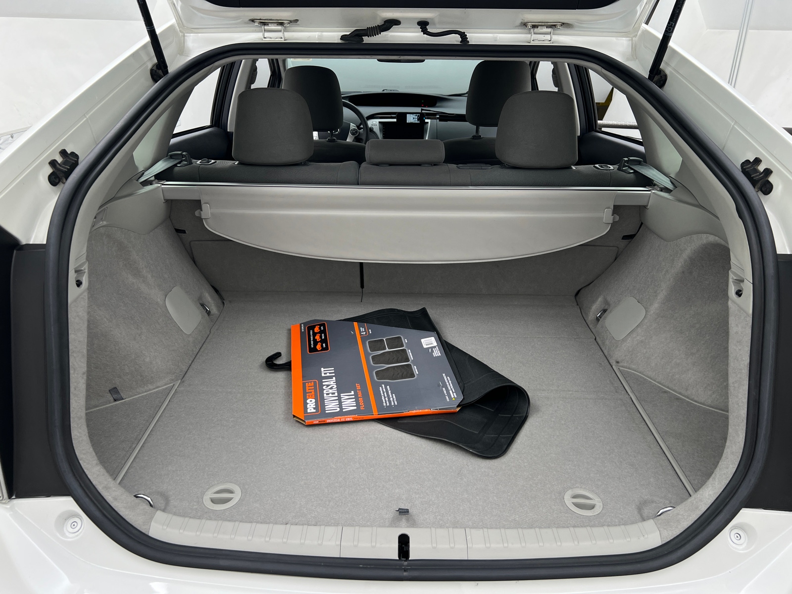 Thumbnail: 2013 Toyota Prius - 7