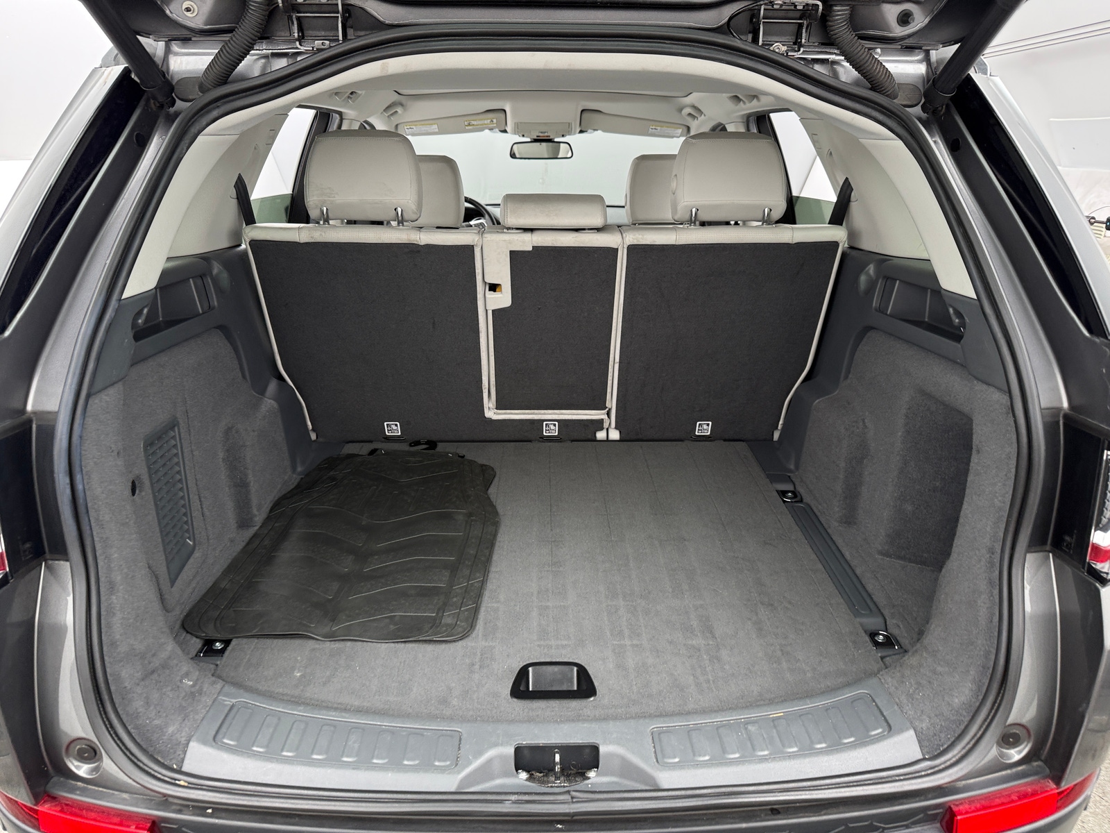 Thumbnail: 2019 Land Rover Discovery Sport - 6