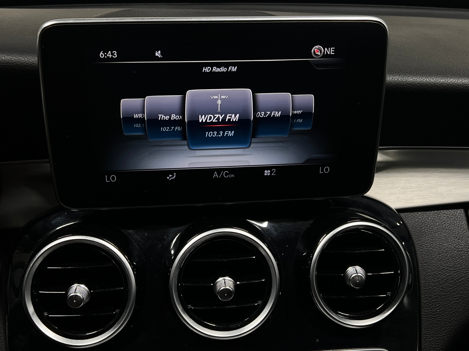 Thumbnail: 2016 Mercedes-Benz C-Class - 3