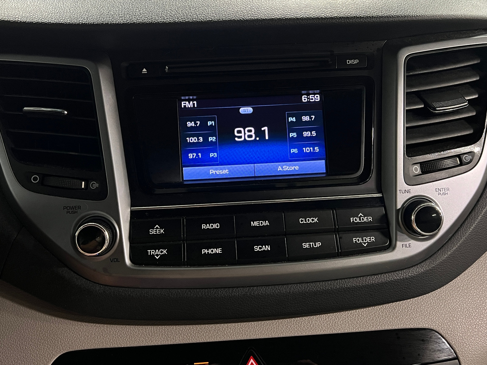 Thumbnail: 2018 Hyundai Tucson - 4
