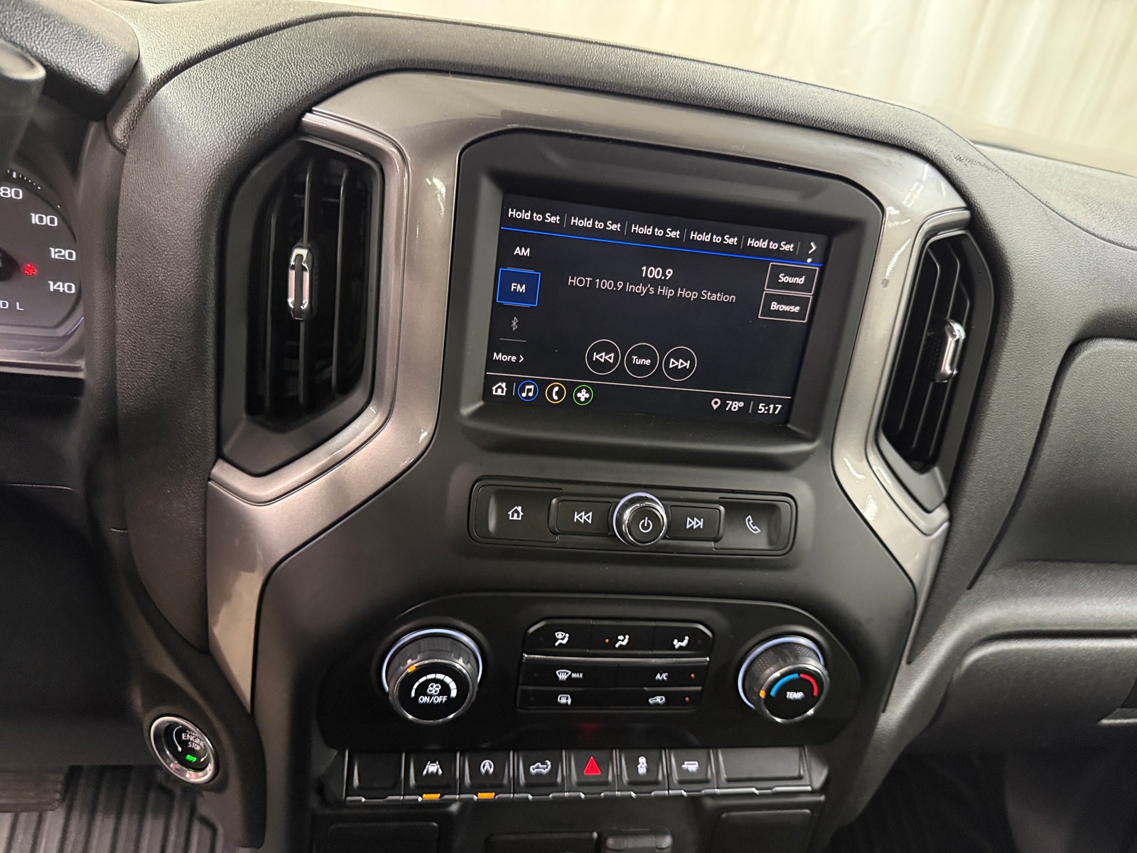 Thumbnail: 2025 Chevrolet Silverado 1500 - 4