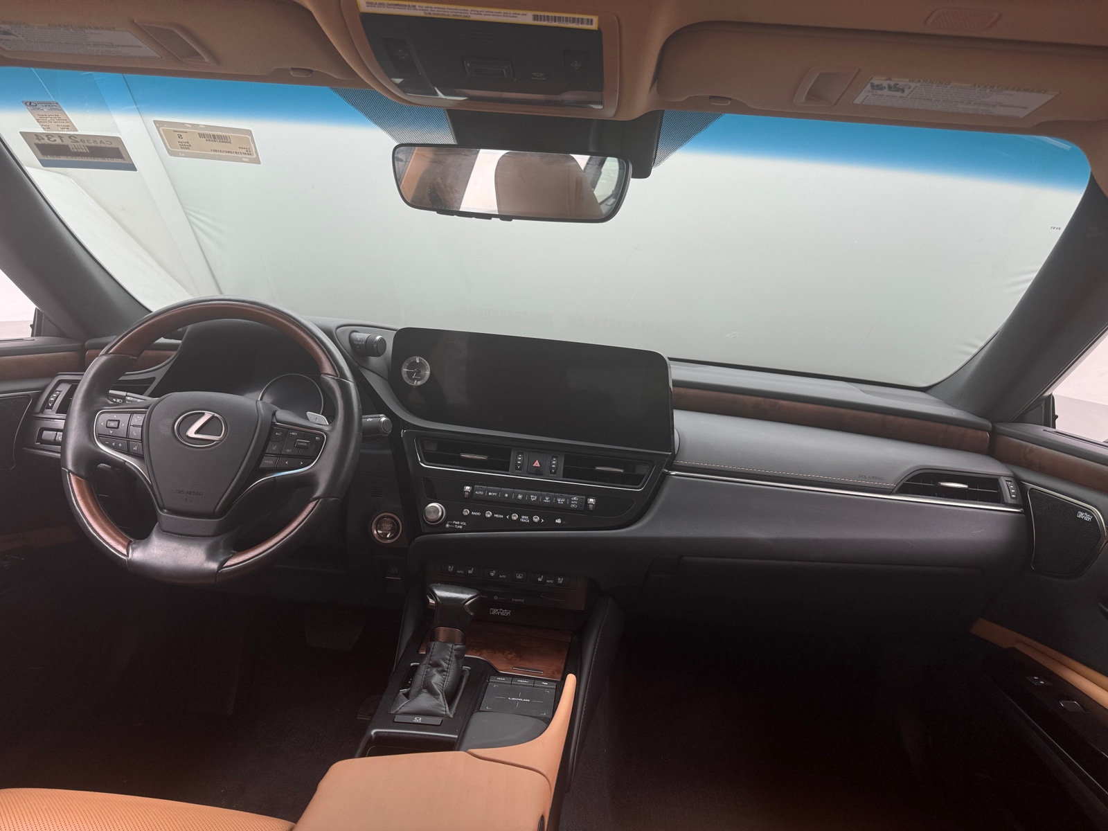 Thumbnail: 2022 Lexus ES - 2