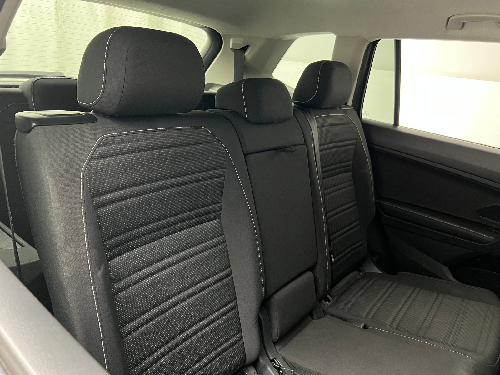 Thumbnail: 2023 Volkswagen Tiguan - 6