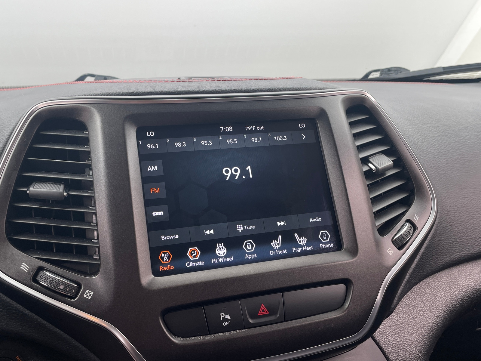 Thumbnail: 2020 Jeep Cherokee - 4