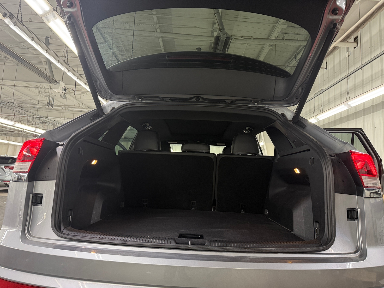 Thumbnail: 2023 Volkswagen Atlas - 7