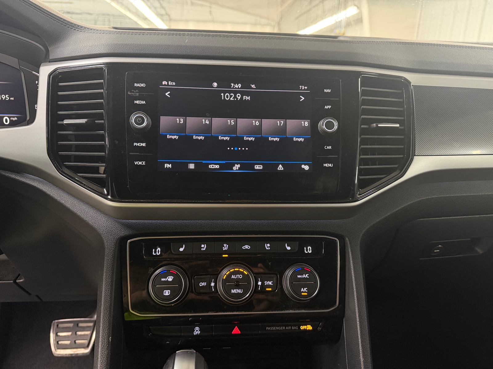 Thumbnail: 2023 Volkswagen Atlas - 4