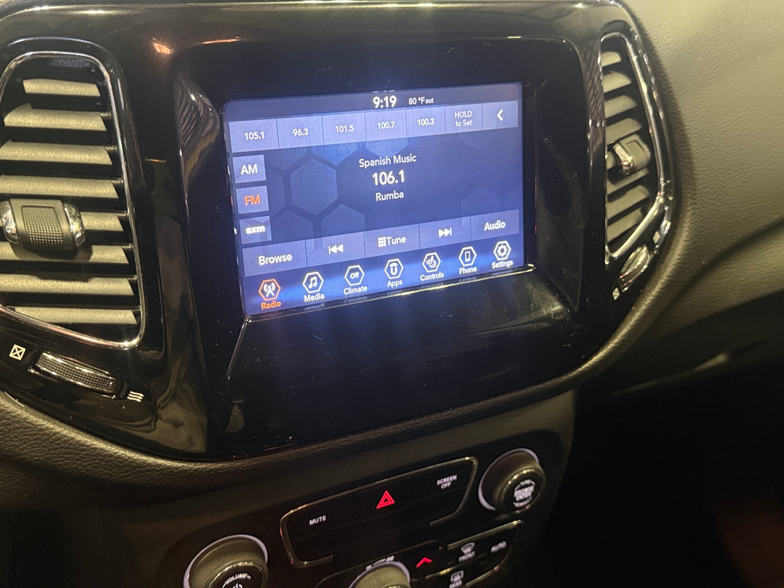Thumbnail: 2019 Jeep Compass - 4