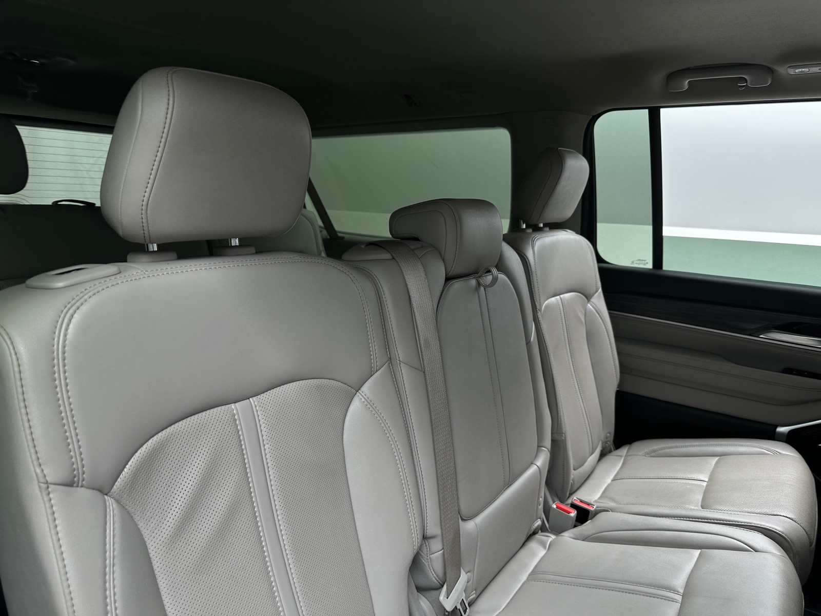 Thumbnail: 2023 Jeep Wagoneer - 5