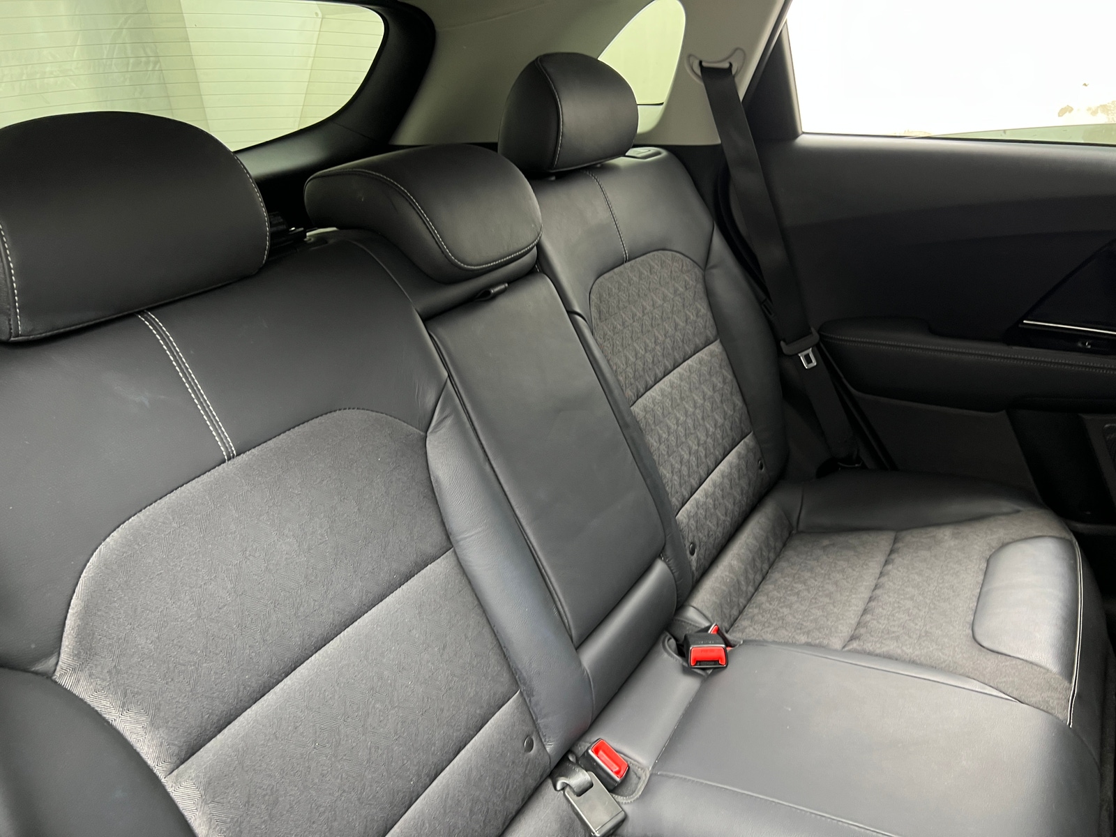 Thumbnail: 2018 Kia Niro - 6