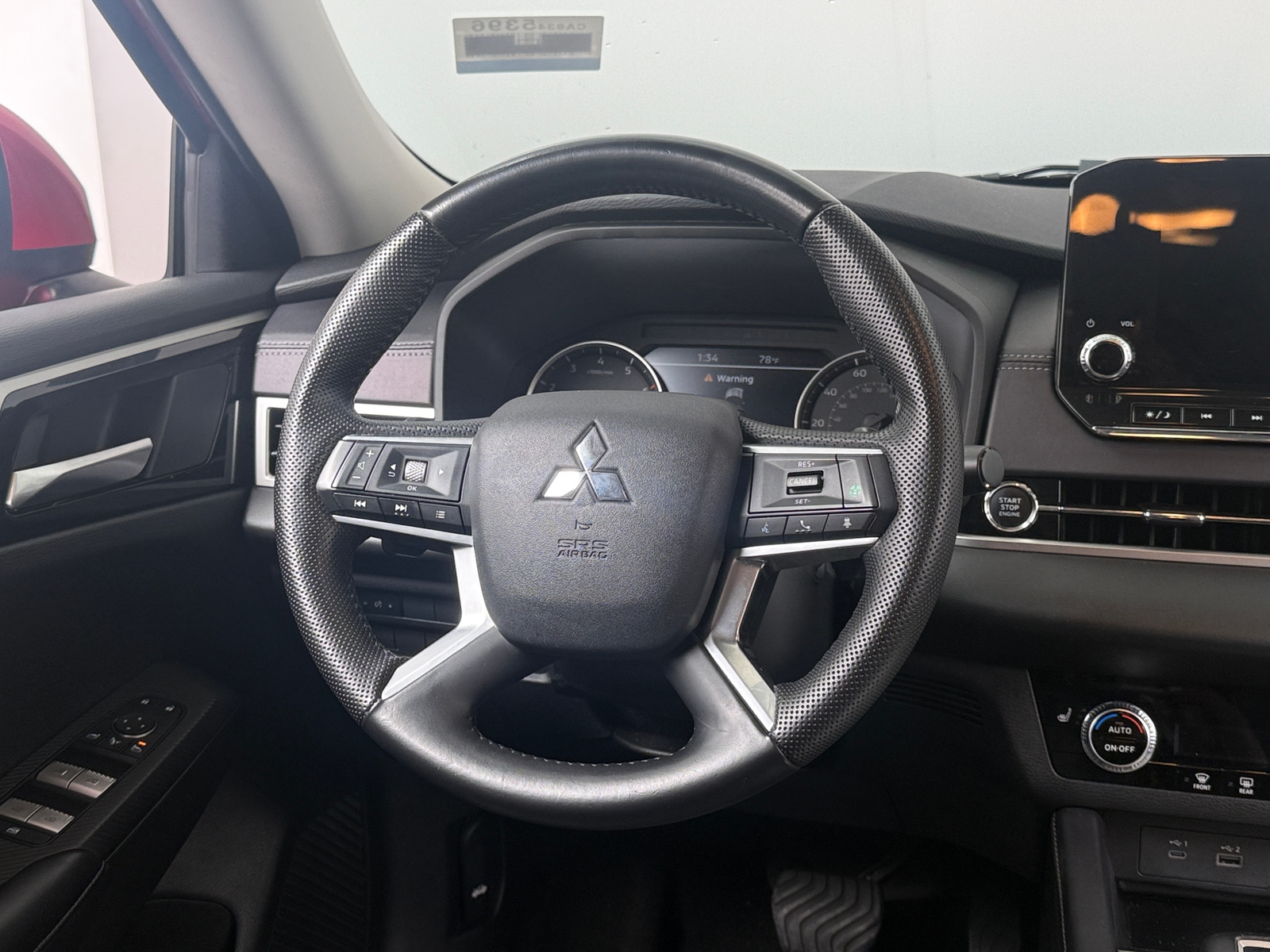 Thumbnail: 2023 Mitsubishi Outlander - 4