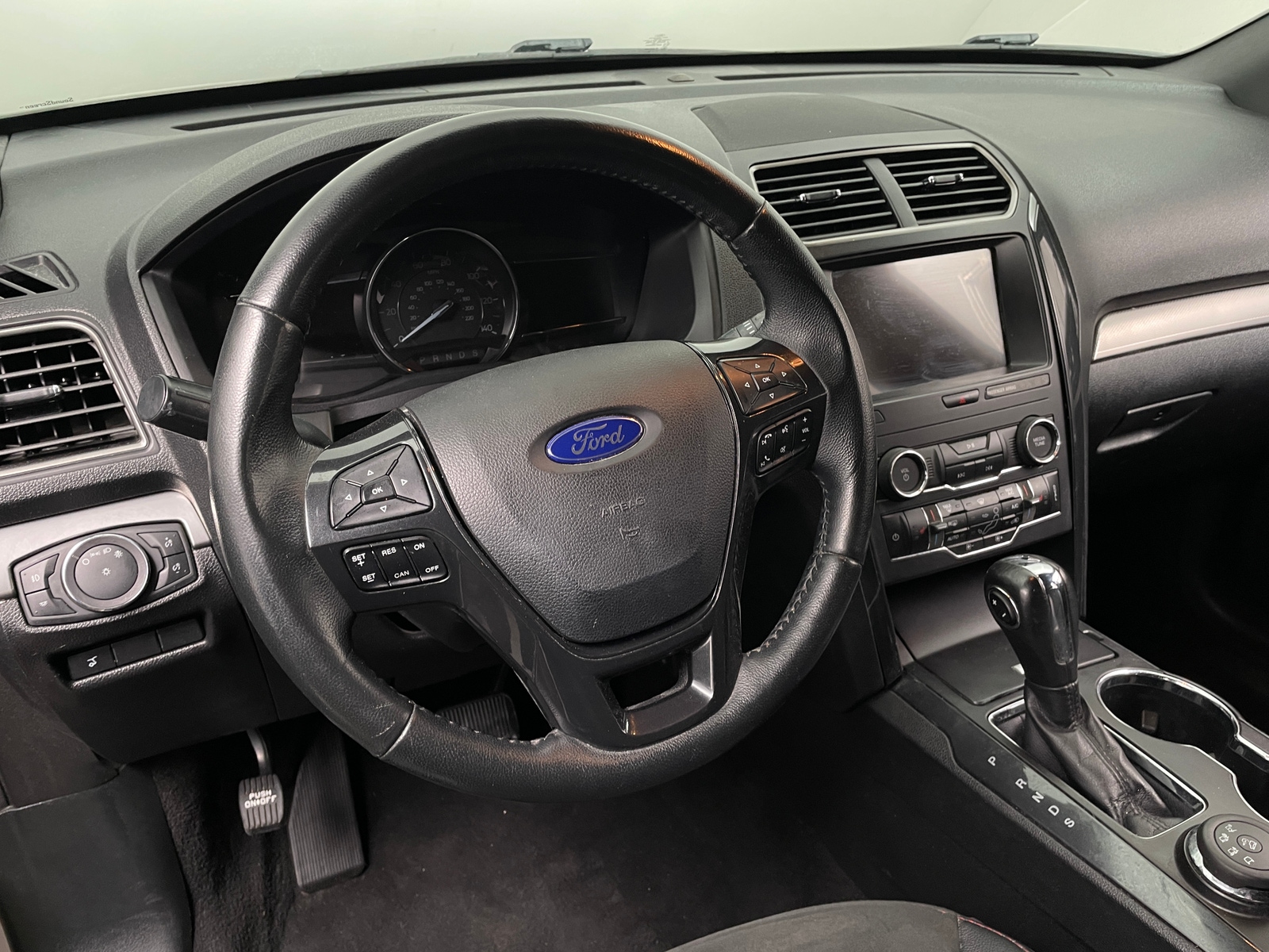 Thumbnail: 2019 Ford Explorer - 5