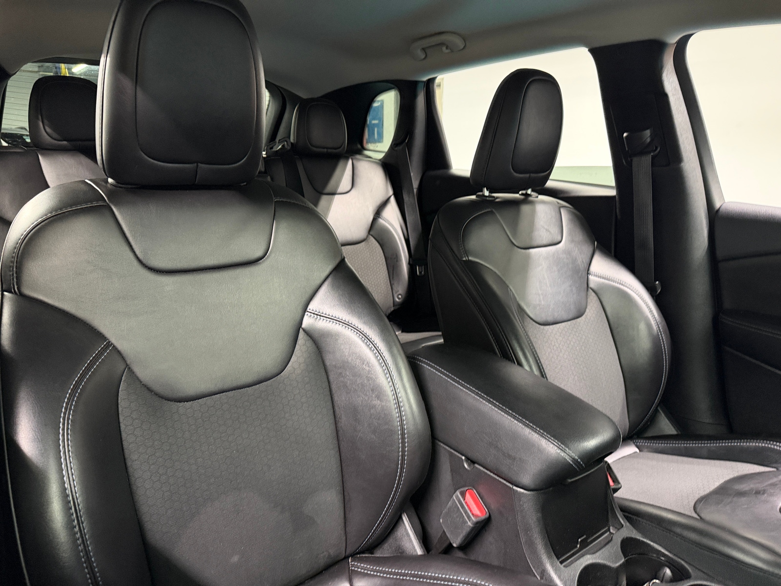 Thumbnail: 2019 Jeep Cherokee - 2