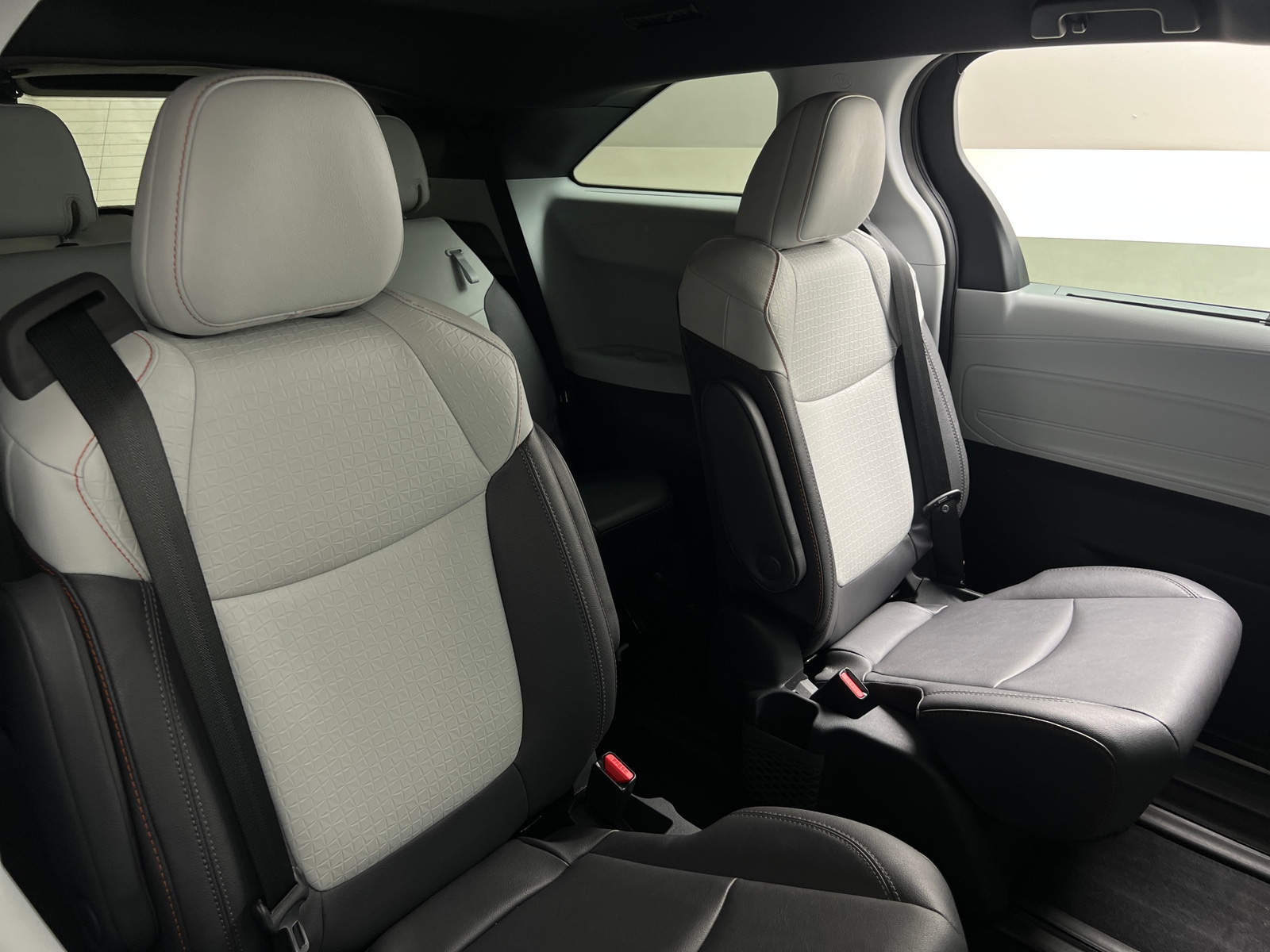 Thumbnail: 2024 Toyota Sienna - 6