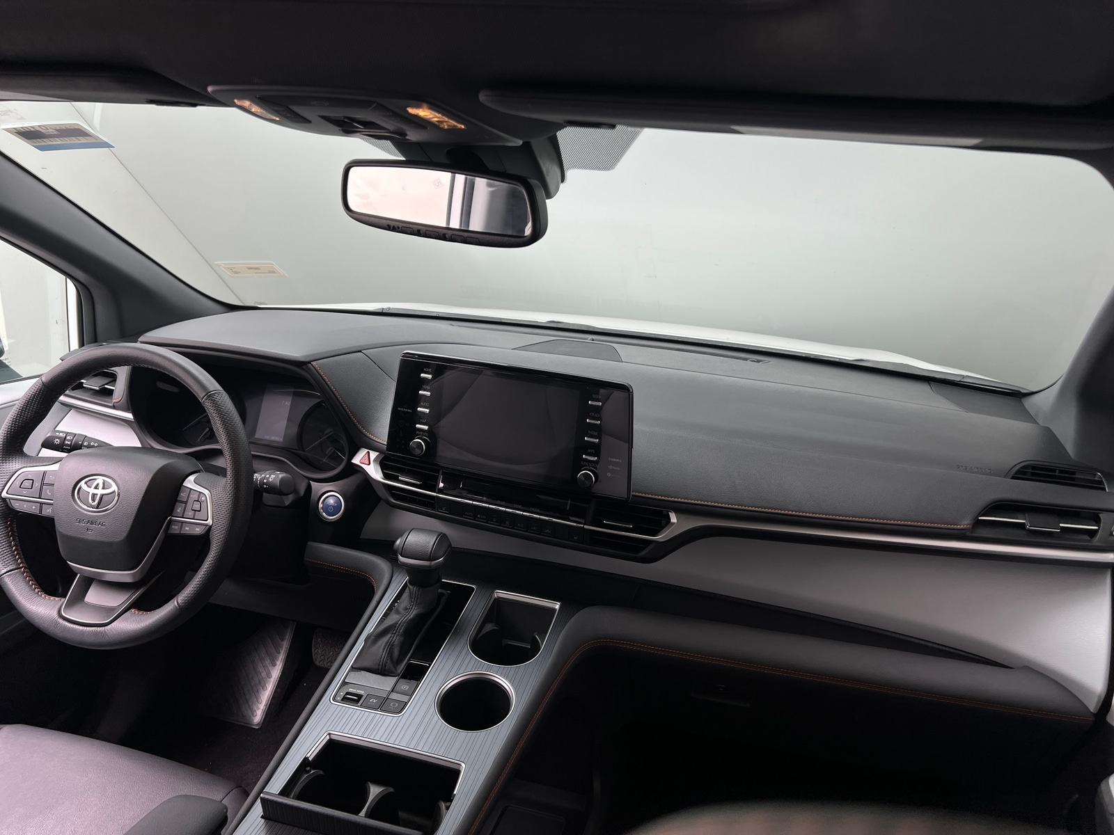 Thumbnail: 2024 Toyota Sienna - 3