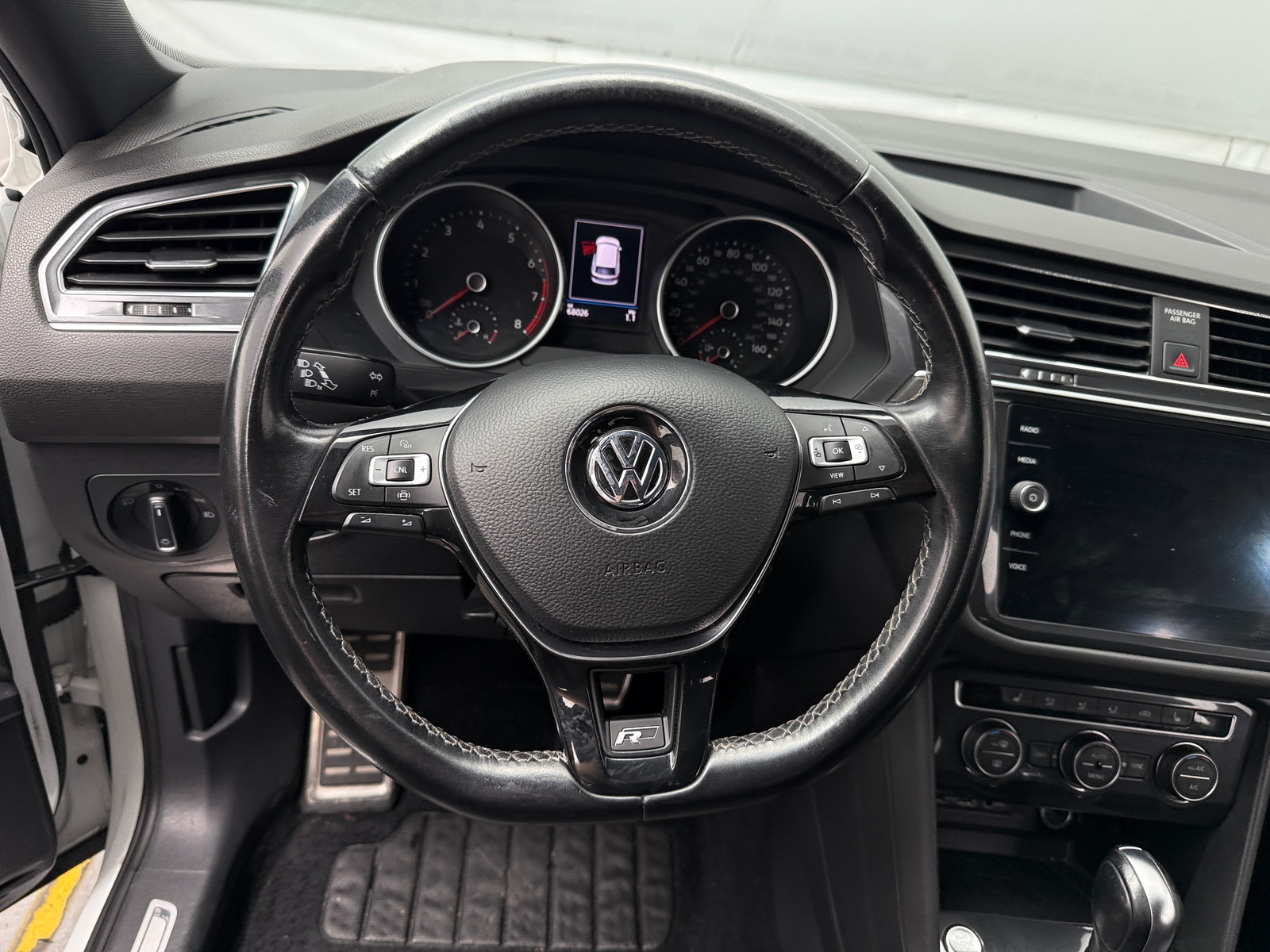 Thumbnail: 2020 Volkswagen Tiguan - 4