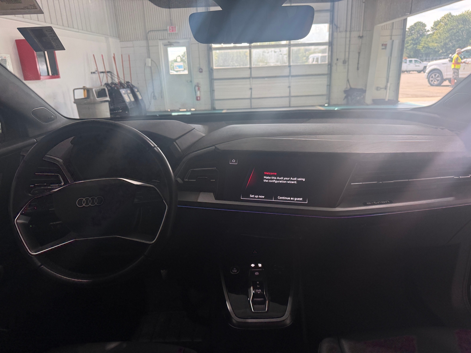 Thumbnail: 2024 Audi Q4 e-tron - 2