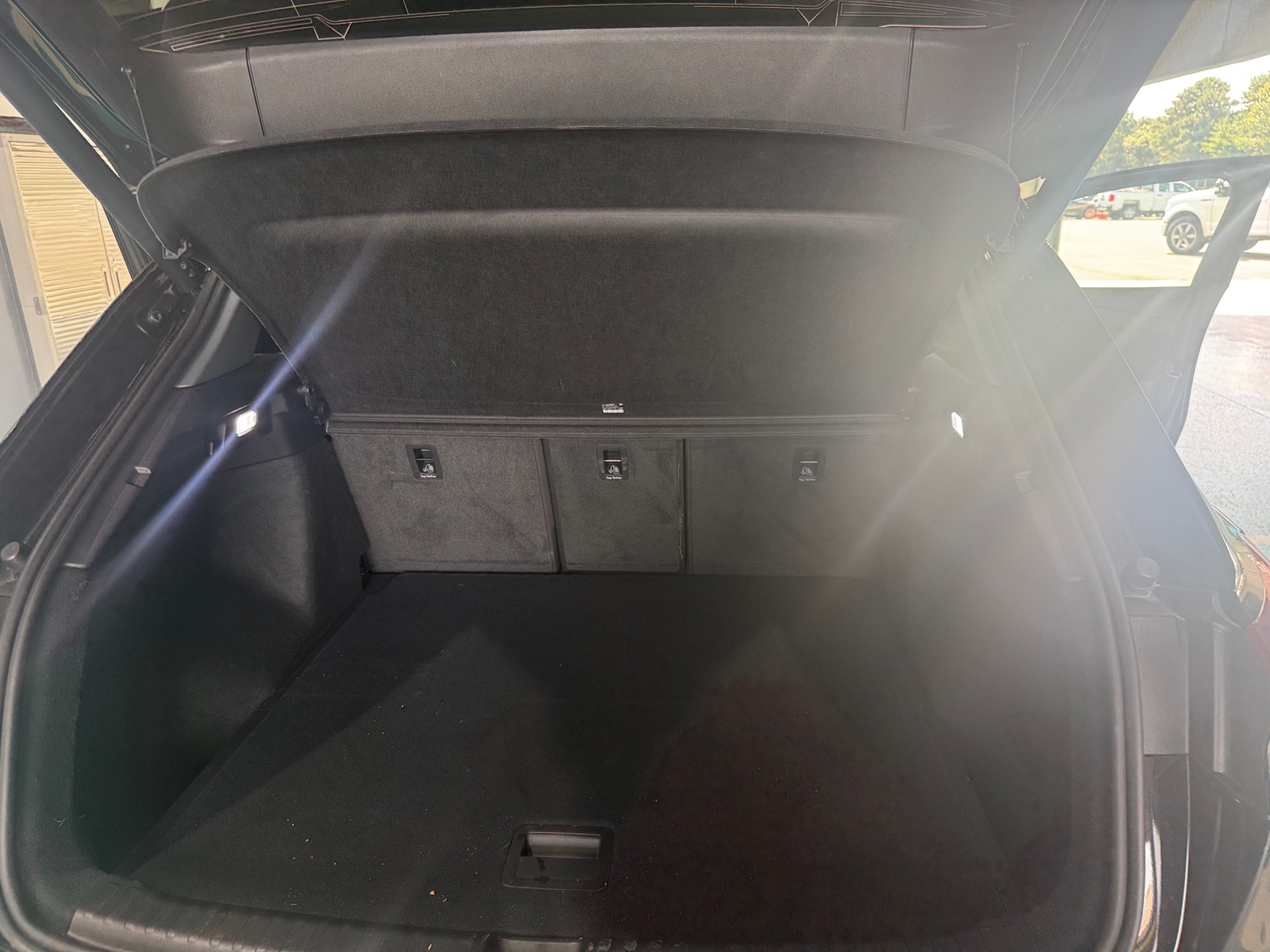 Thumbnail: 2024 Audi Q4 e-tron - 6