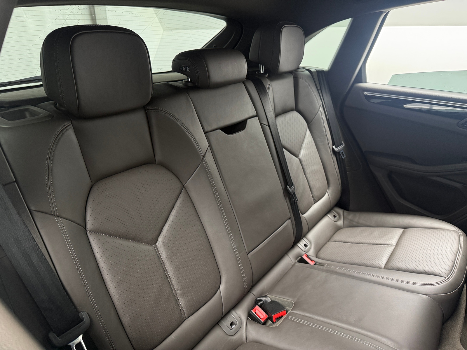 Thumbnail: 2017 Porsche Macan - 5