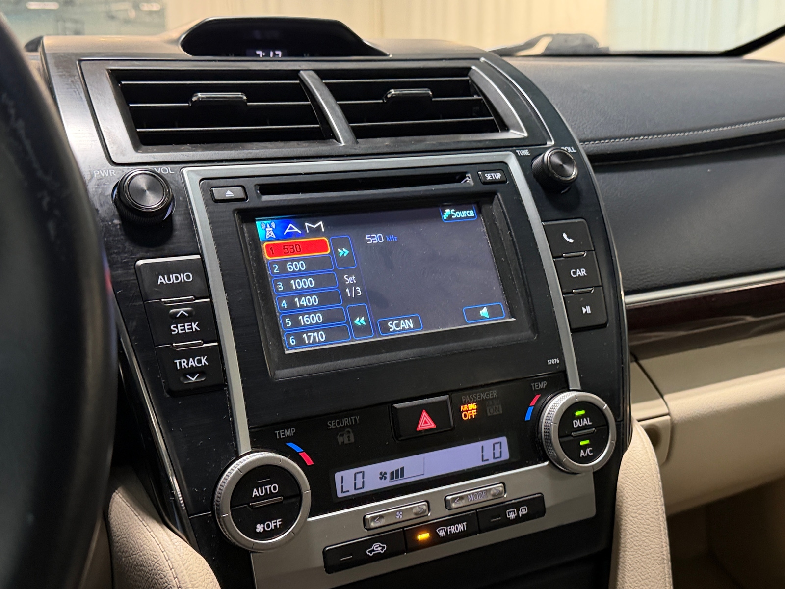 Thumbnail: 2013 Toyota Camry - 4