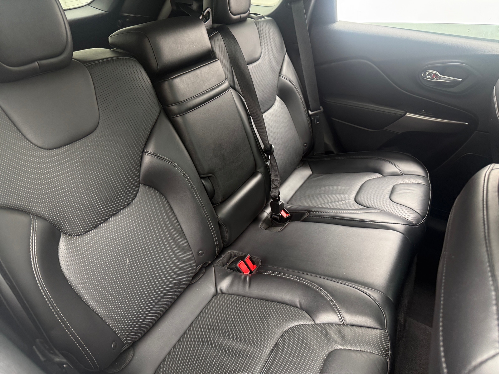 Thumbnail: 2019 Jeep Cherokee - 5