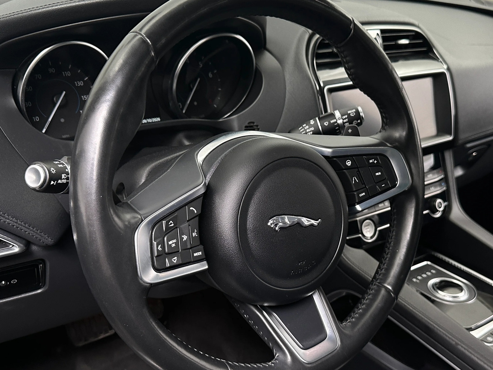Thumbnail: 2020 Jaguar F-Pace - 4