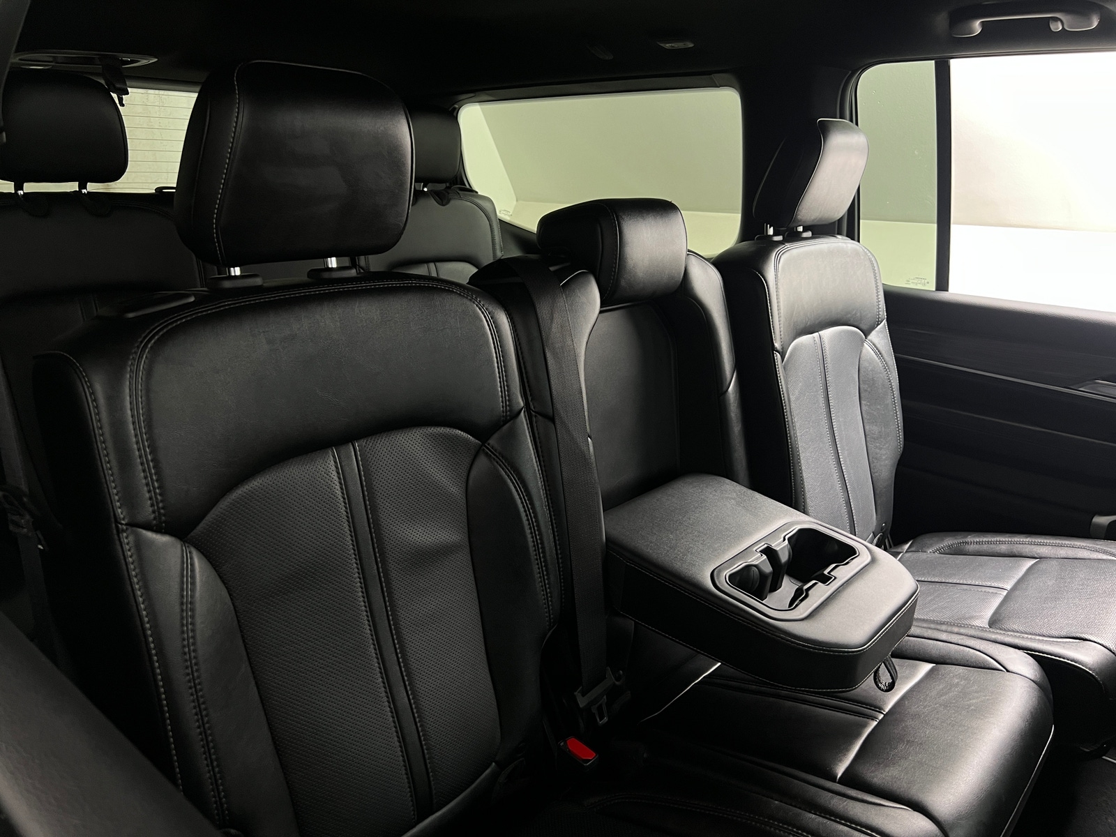 Thumbnail: 2024 Jeep Wagoneer - 5