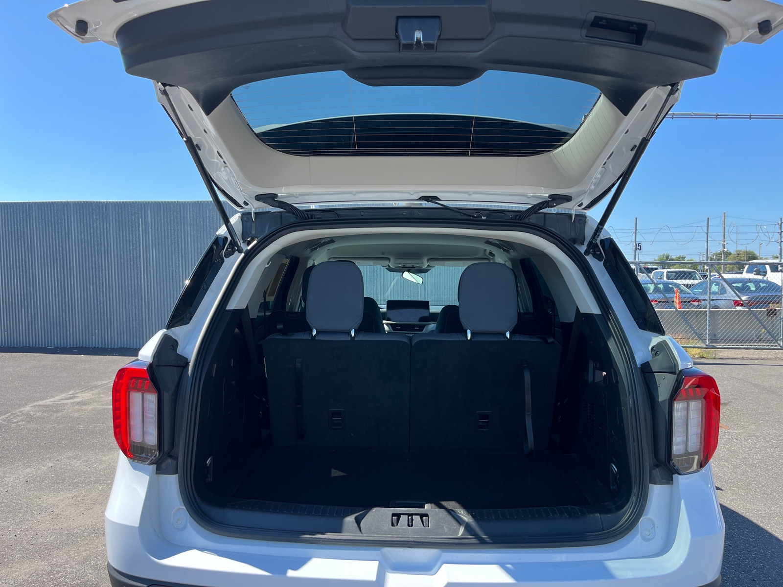 Thumbnail: 2026 Ford Explorer - 6