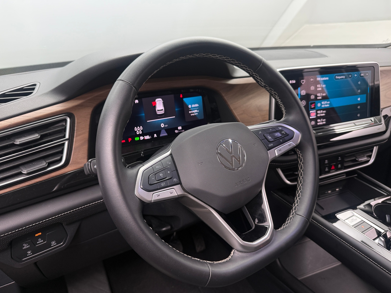 Thumbnail: 2025 Volkswagen Atlas - 5