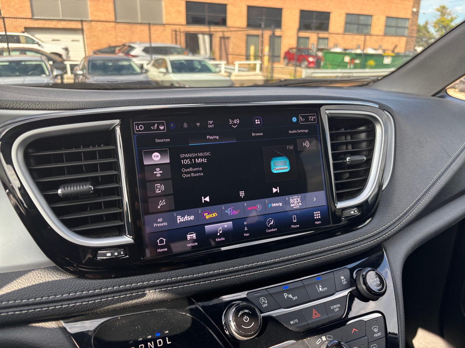 Thumbnail: 2025 Chrysler Pacifica - 4