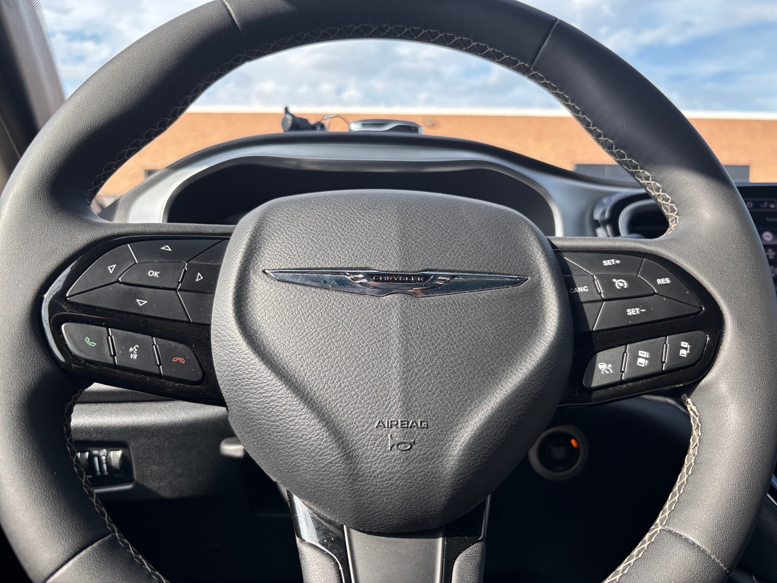 Thumbnail: 2025 Chrysler Pacifica - 5