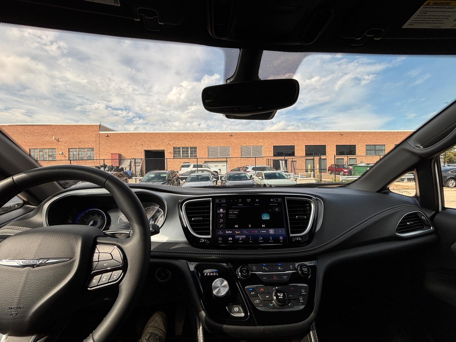 Thumbnail: 2025 Chrysler Pacifica - 3