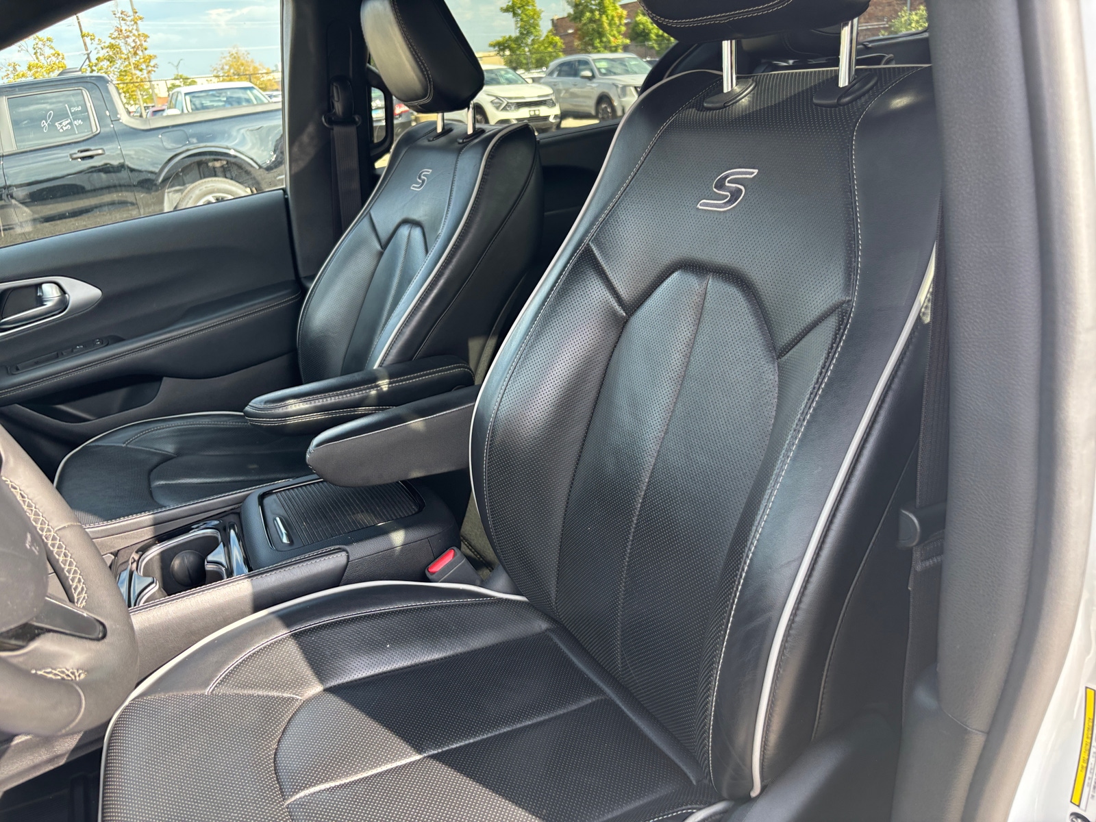 Thumbnail: 2025 Chrysler Pacifica - 2