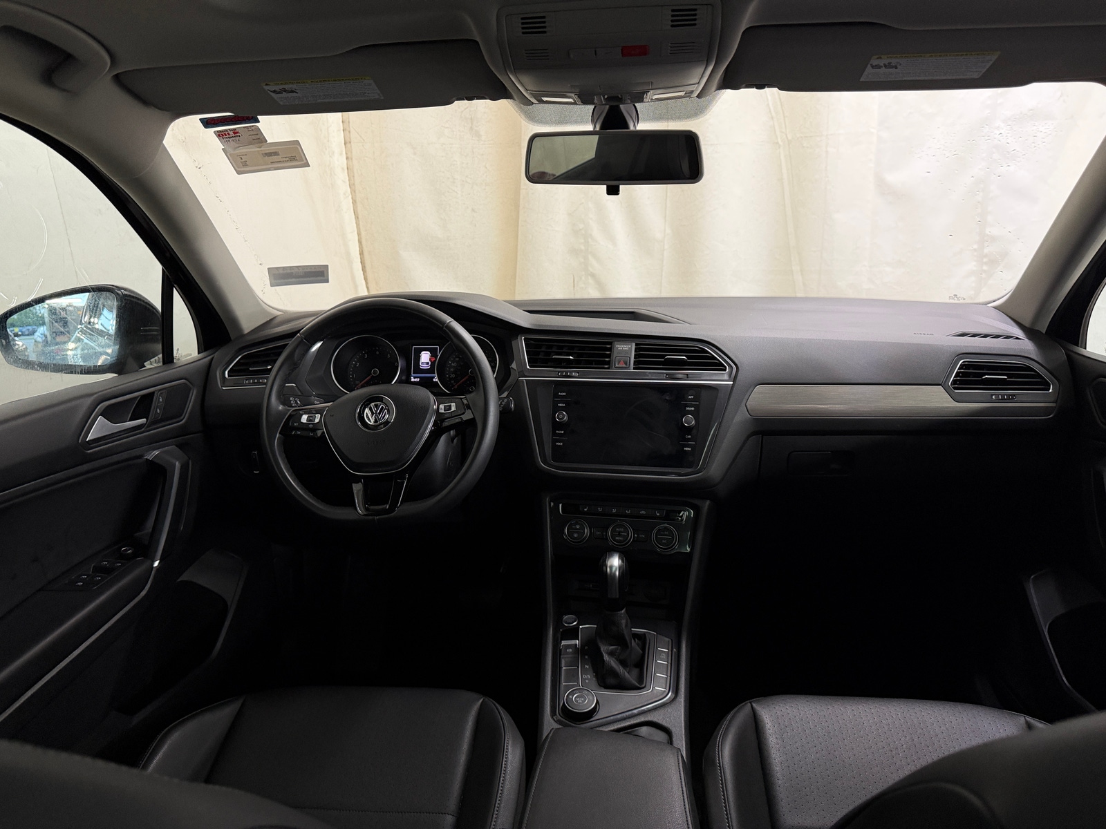 Thumbnail: 2020 Volkswagen Tiguan - 3