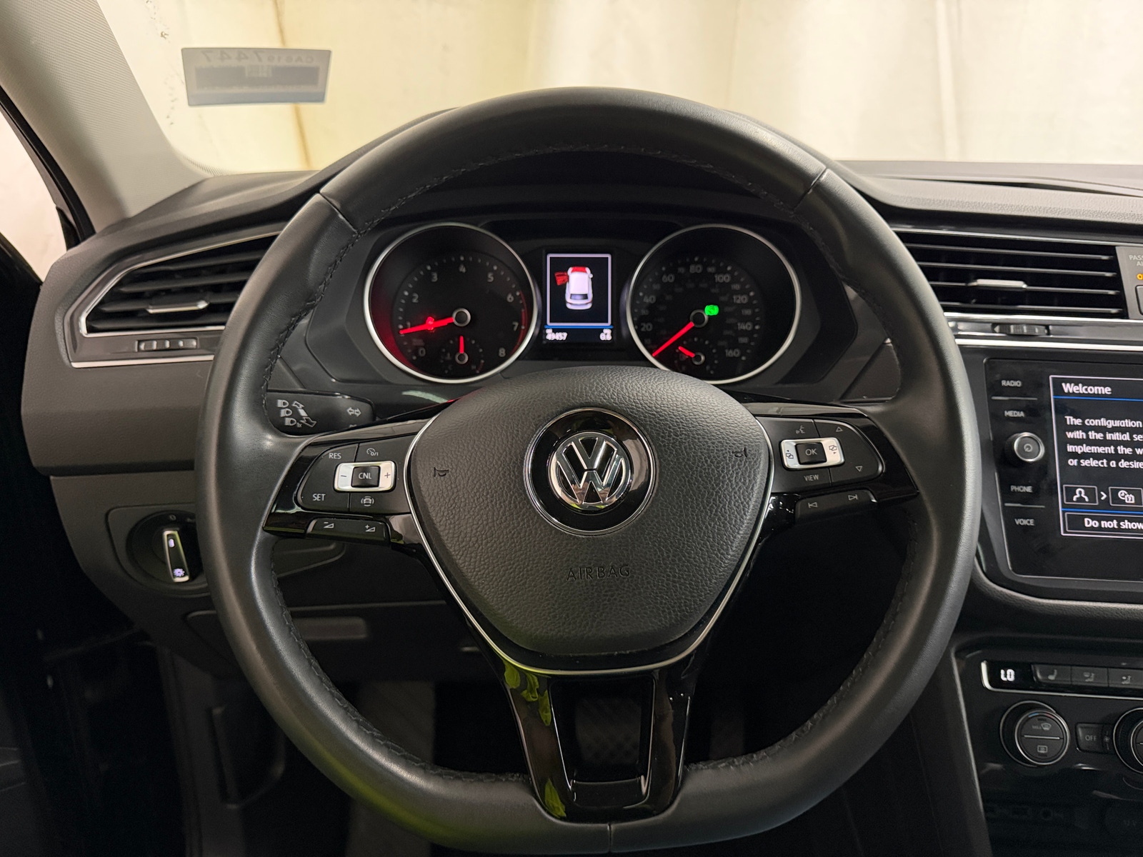 Thumbnail: 2020 Volkswagen Tiguan - 5