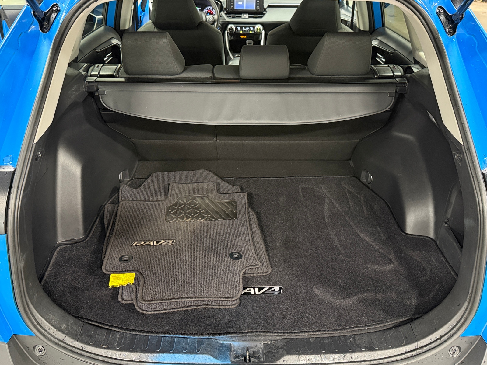 Thumbnail: 2019 Toyota RAV4 - 7