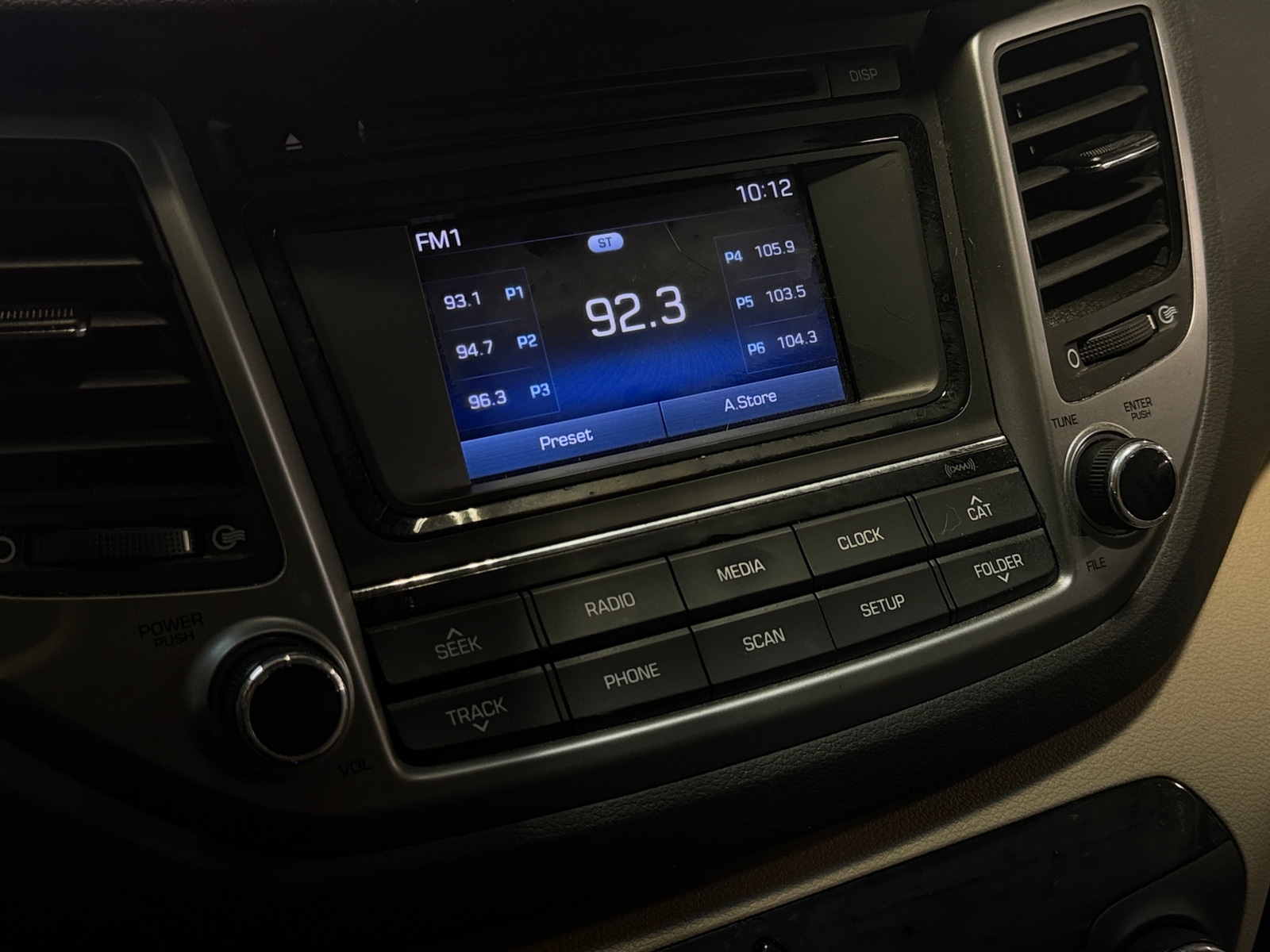 Thumbnail: 2017 Hyundai Tucson - 4