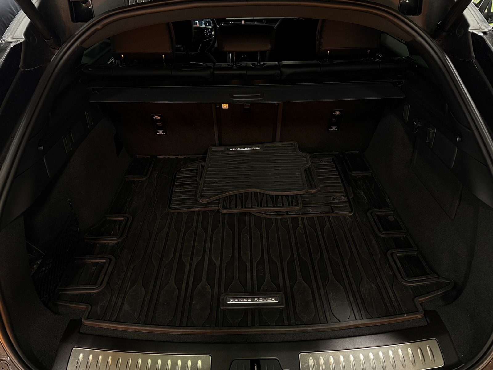 Thumbnail: 2026 Land Rover Range Rover Velar - 6