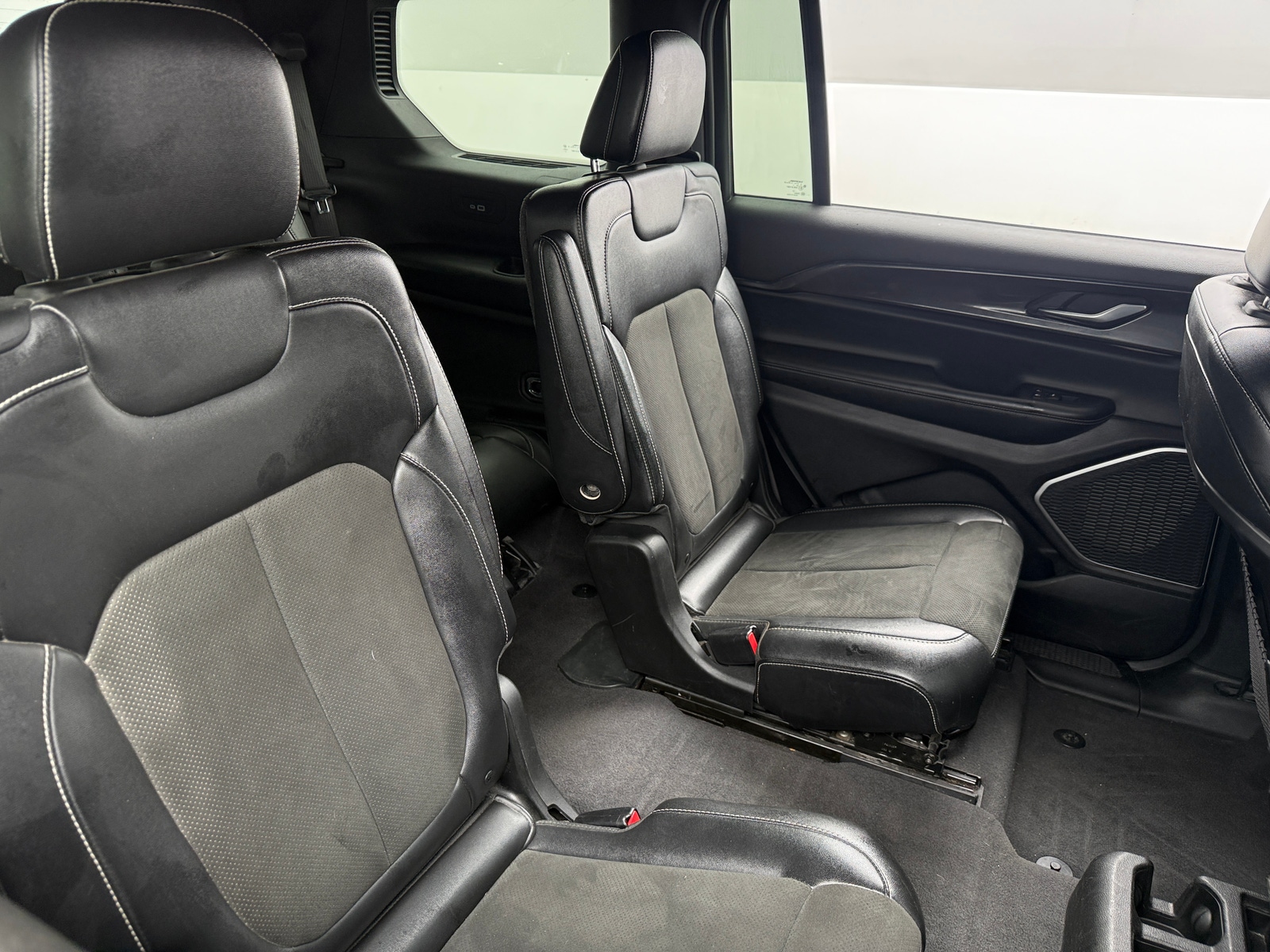 Thumbnail: 2021 Jeep Grand Cherokee L - 5