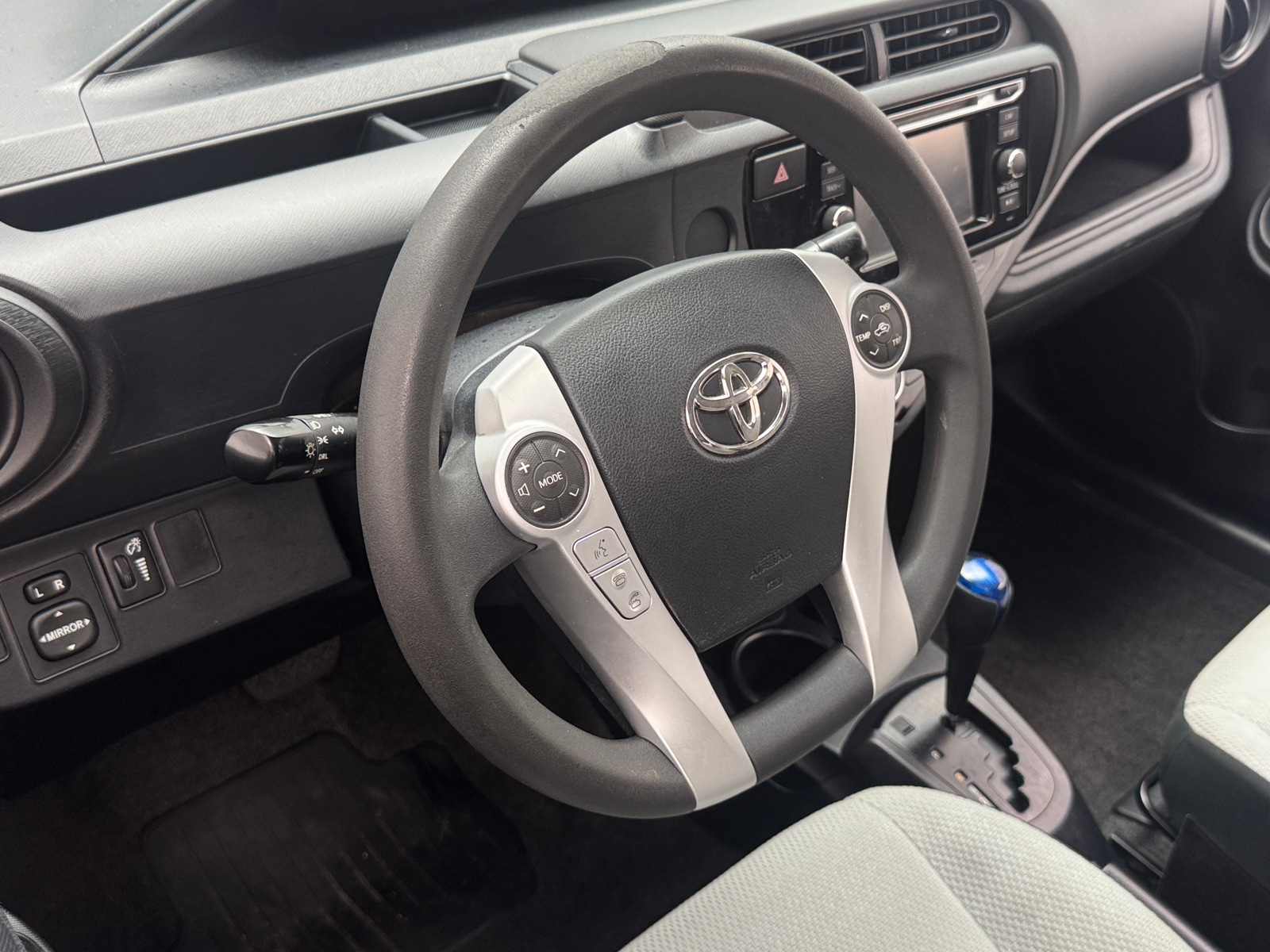 Thumbnail: 2016 Toyota Prius c - 5