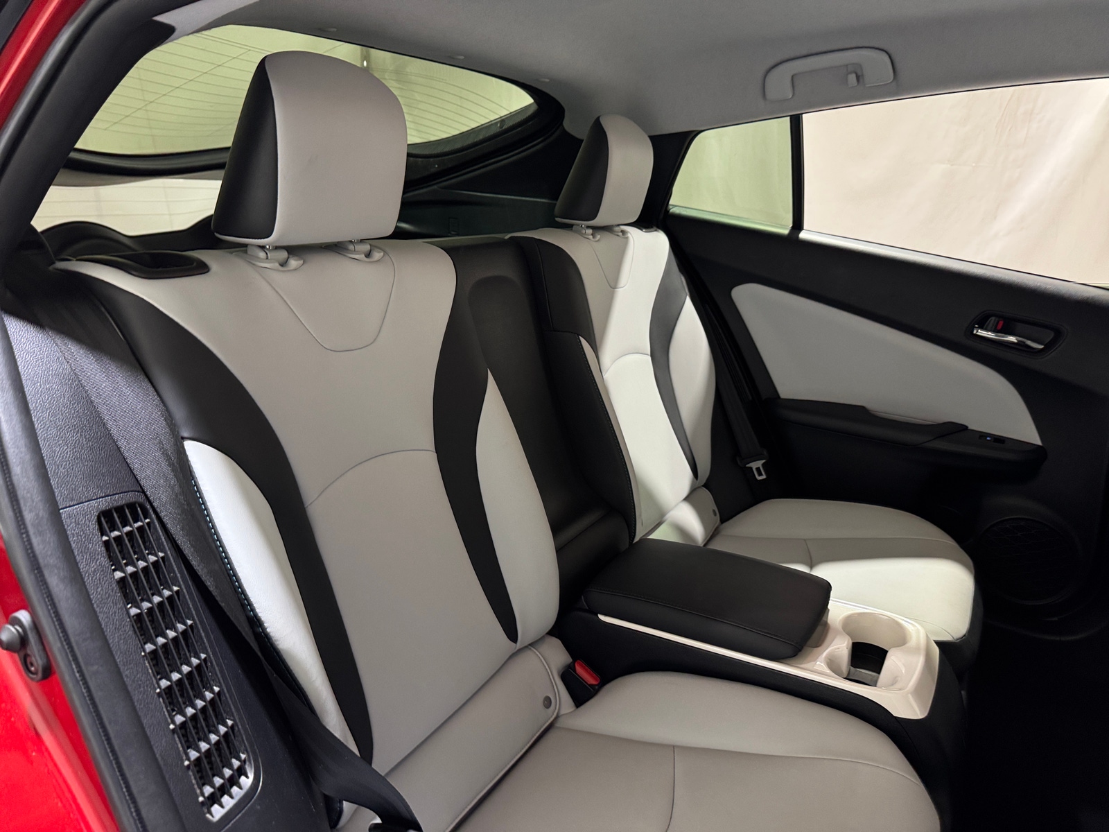 Thumbnail: 2018 Toyota Prius Prime - 5