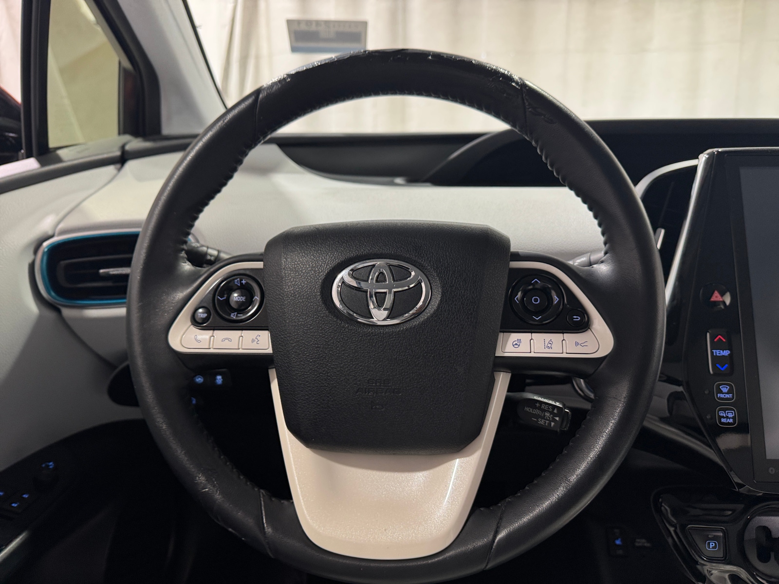Thumbnail: 2018 Toyota Prius Prime - 4