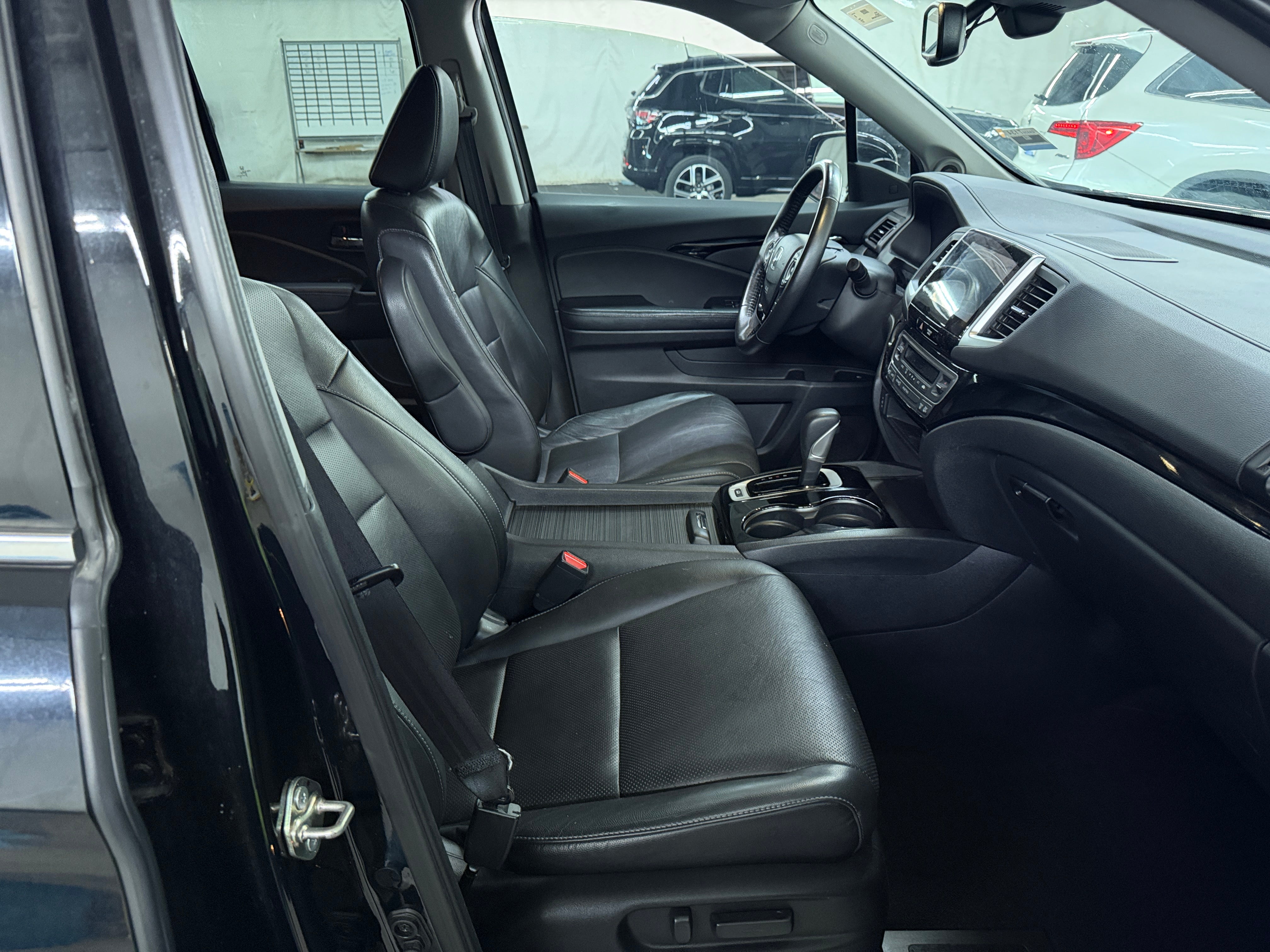 2017 Honda Ridgeline RTL-E - Photo 4