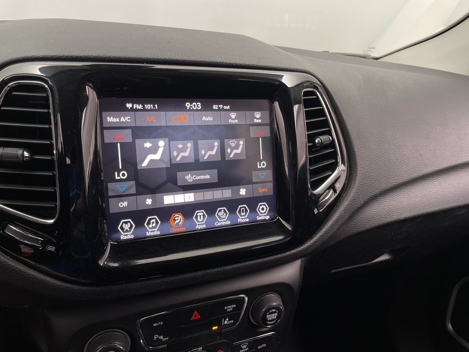 Thumbnail: 2021 Jeep Compass - 3